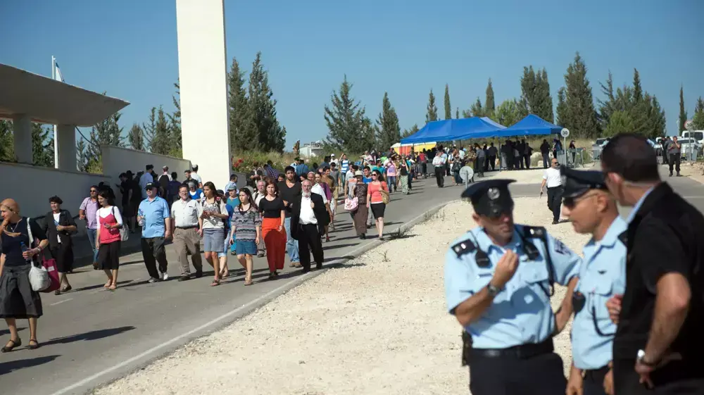 הלוויית שלושת הנערים בבית העלמין במודיעין, יוני 2014