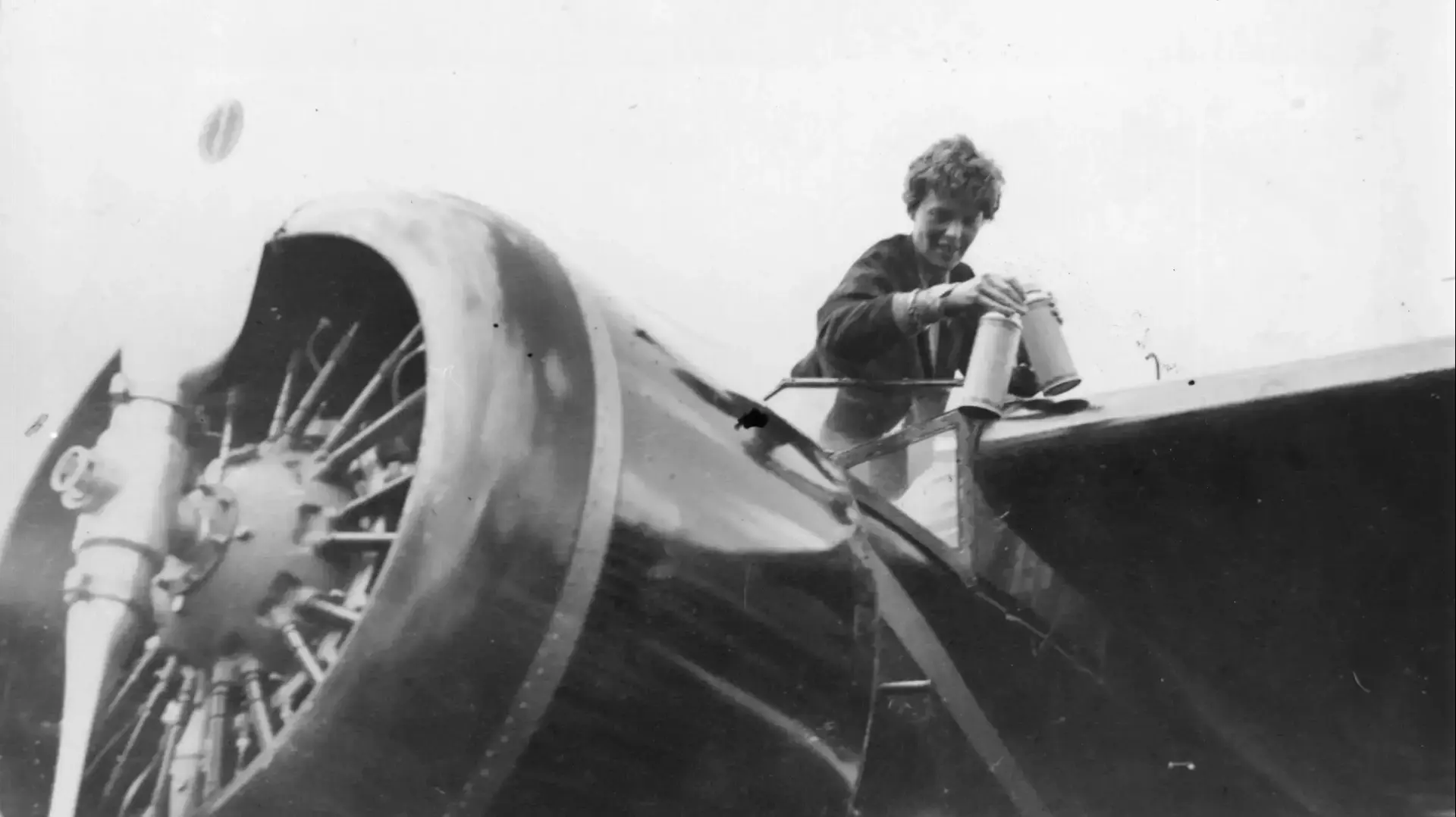 הטייסת אמיליה ארהארט ב-1932 הטייסת אמיליה ארהארט ב-1932