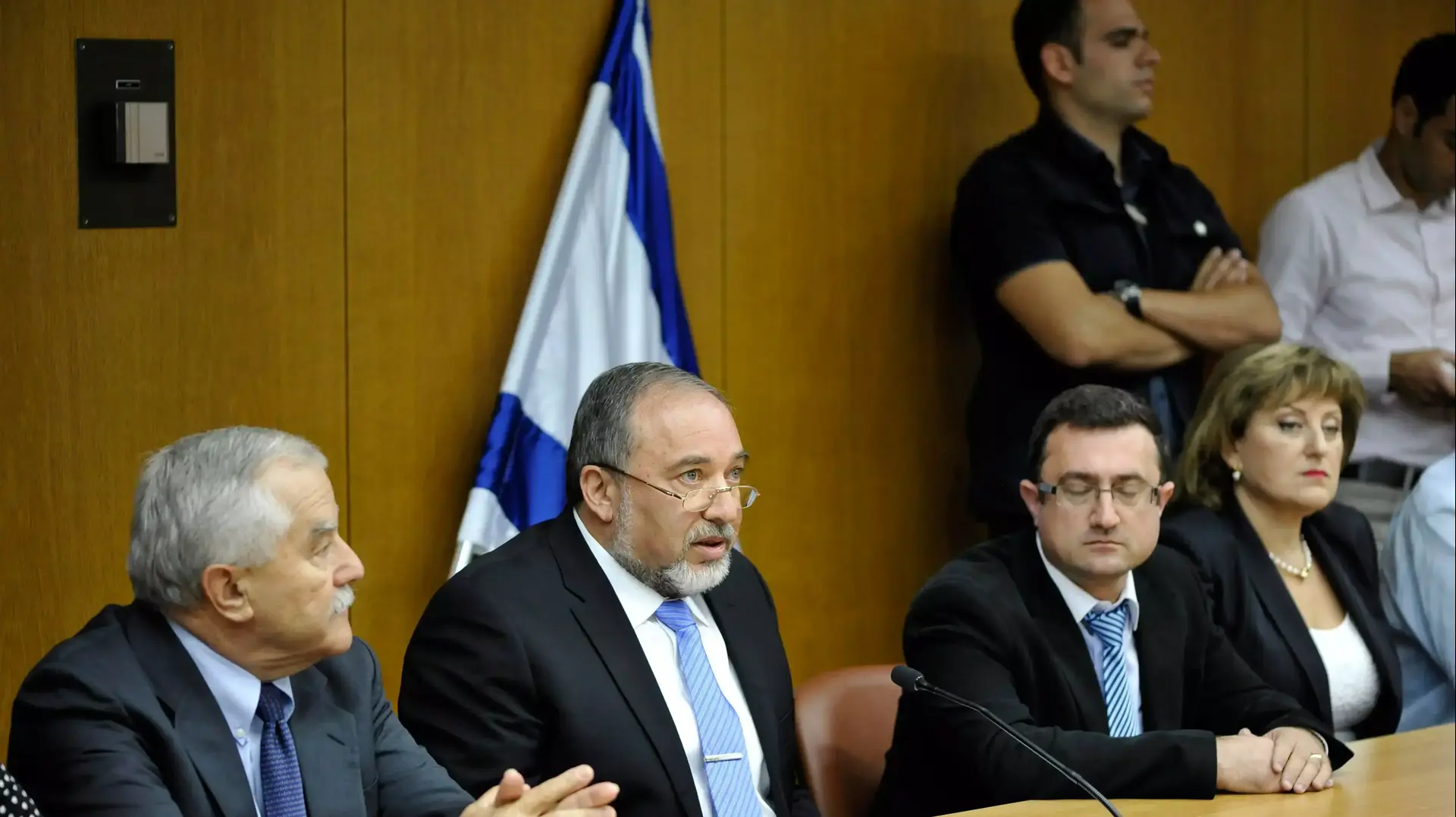 אביגדור ליברמן מכנס מסיבת עיתונאים מיוחדת אביגדור ליברמן מכנס מסיבת עיתונאים מיוחדת