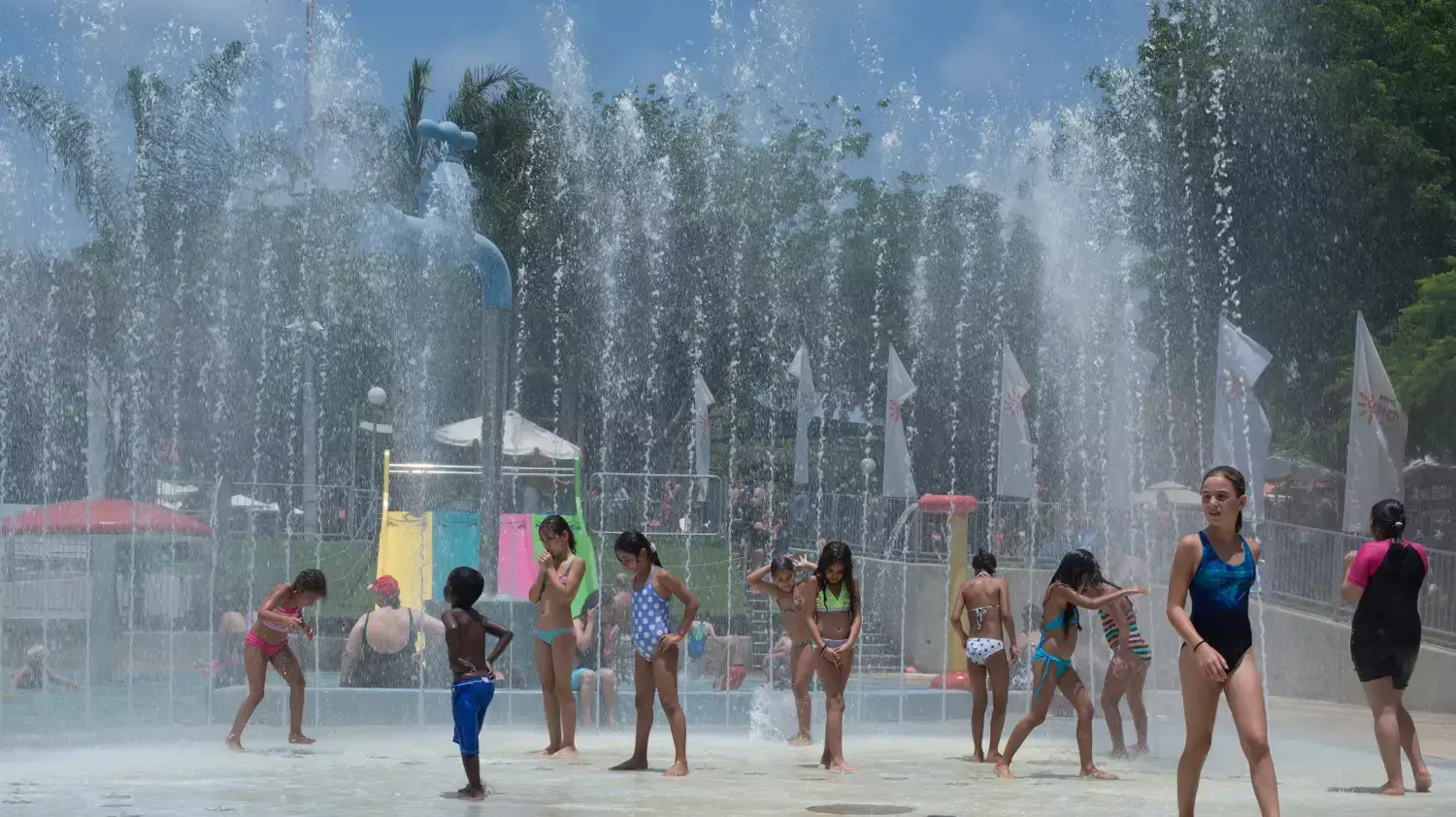 ילדי שדרות בפארק המים שפיים, יולי 2014 ילדי שדרות בפארק המים שפיים, יולי 2014