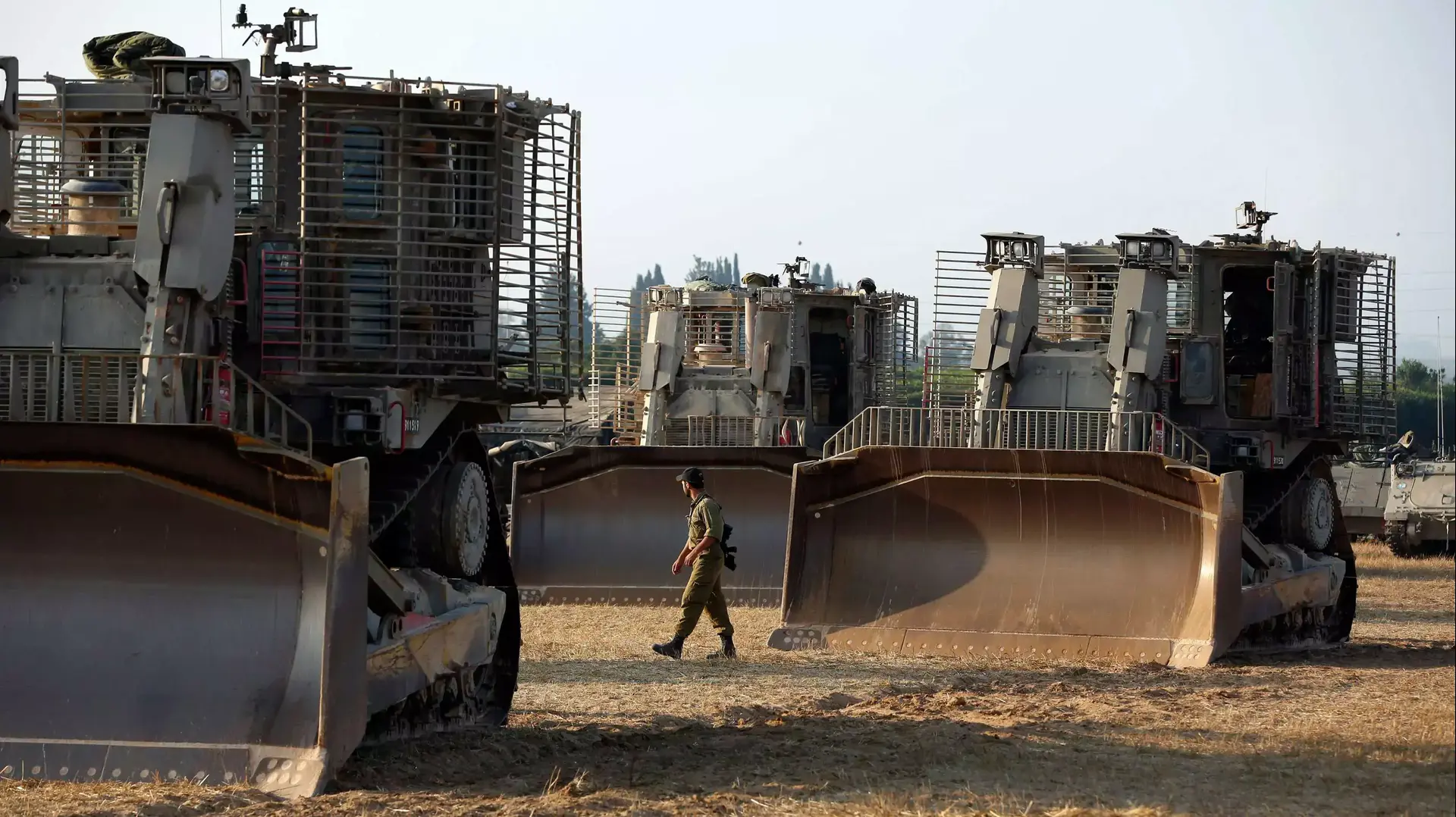 חיילי צה"ל בגבול רצועת עזה במסגרת מבצע צוק איתן  8 ביולי 2014