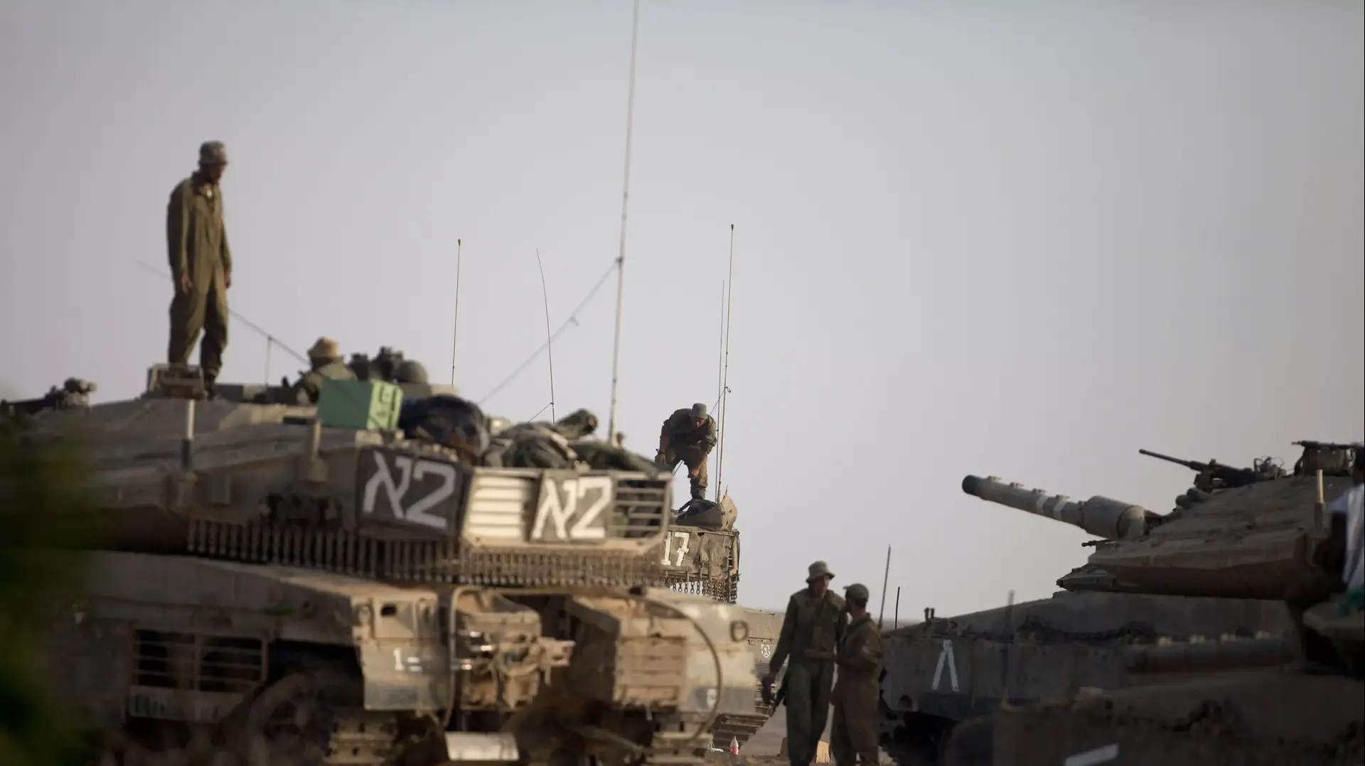 חיילי צה"ל בגבול רצועת עזה במסגרת מבצע צוק איתן 9 ביולי 2014 חיילי צה"ל בגבול רצועת עזה במסגרת מבצע צוק איתן 9 ביולי 2014