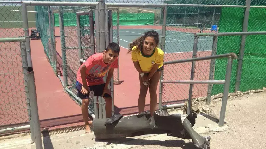 שיירי רקטה ברחובות, יולי 2014 שיירי רקטה ברחובות, יולי 2014