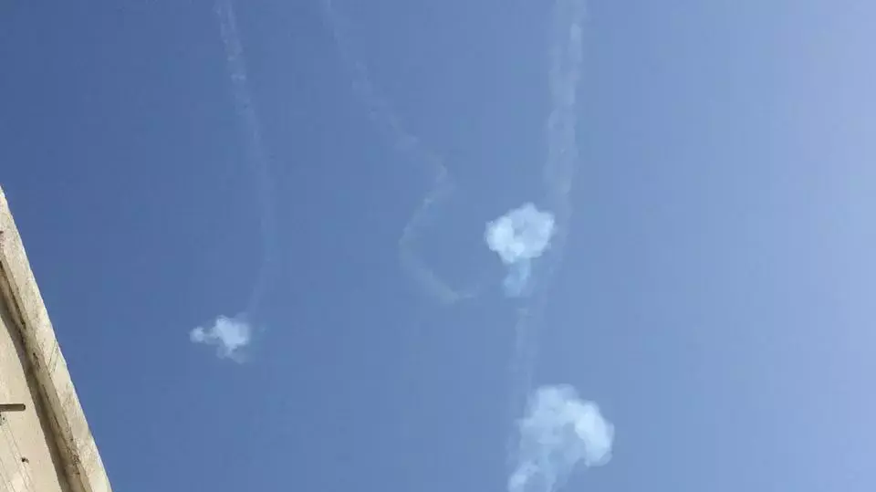 יירוט של רקטה ע"י כיפת ברזל בשמי אשקלון. יולי 2014 יירוט של רקטה ע"י כיפת ברזל בשמי אשקלון. יולי 2014