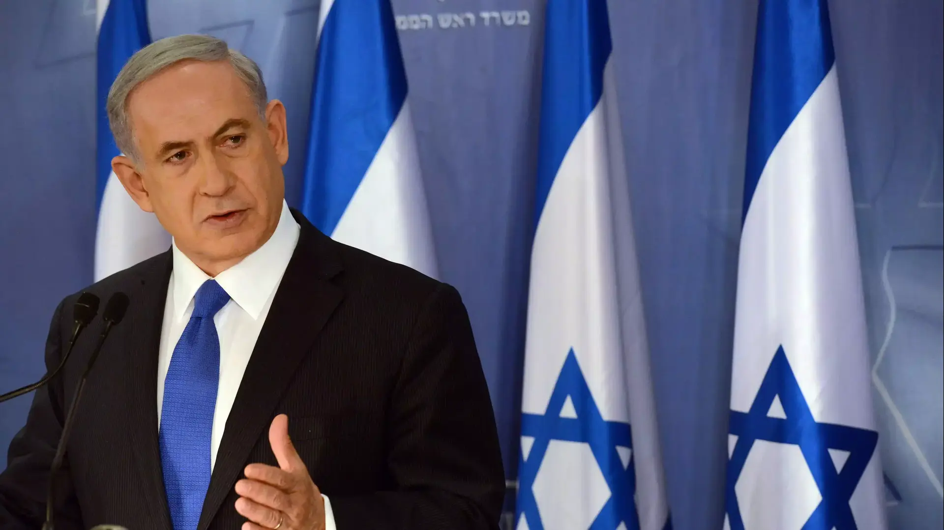 ראש הממשלה בנימין נתניהו מוסר הצהרה לכלי התקשורת מהקריה בתל אביב, 11 ביולי 2014 ראש הממשלה בנימין נתניהו מוסר הצהרה לכלי התקשורת מהקריה בתל אביב, 11 ביולי 2014