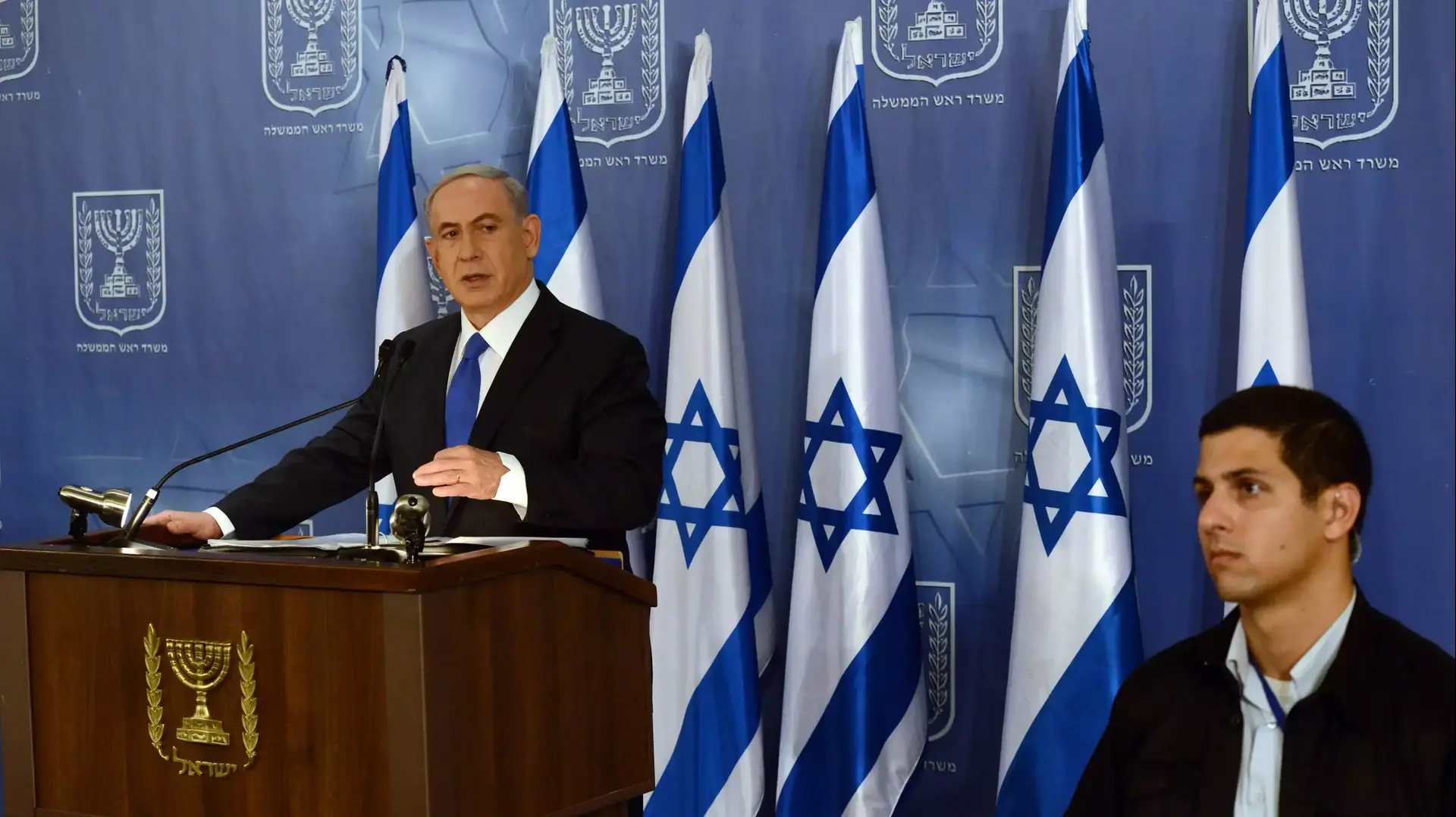 ראש הממשלה בנימין נתניהו מוסר הצהרה לכלי התקשורת מהקריה בתל אביב, 11 ביולי 2014 ראש הממשלה בנימין נתניהו מוסר הצהרה לכלי התקשורת מהקריה בתל אביב, 11 ביולי 2014