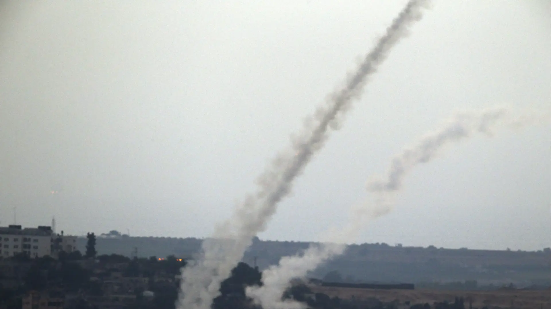 שיגור רקטות מהעיר עזה לעבר ישראל. 11 ביולי 2014 שיגור רקטות מהעיר עזה לעבר ישראל. 11 ביולי 2014