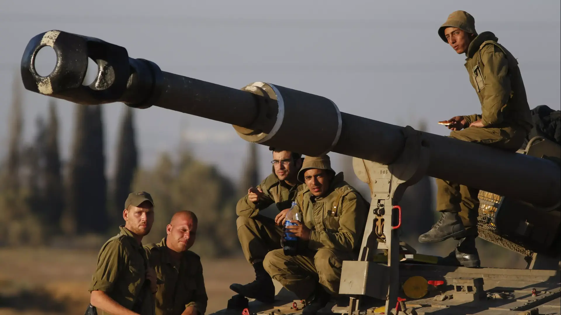 כוחות צה"ל בגבול רצועת עזה במבצע "צוק איתן". 11 ביולי 2014 כוחות צה"ל בגבול רצועת עזה במבצע "צוק איתן". 11 ביולי 2014
