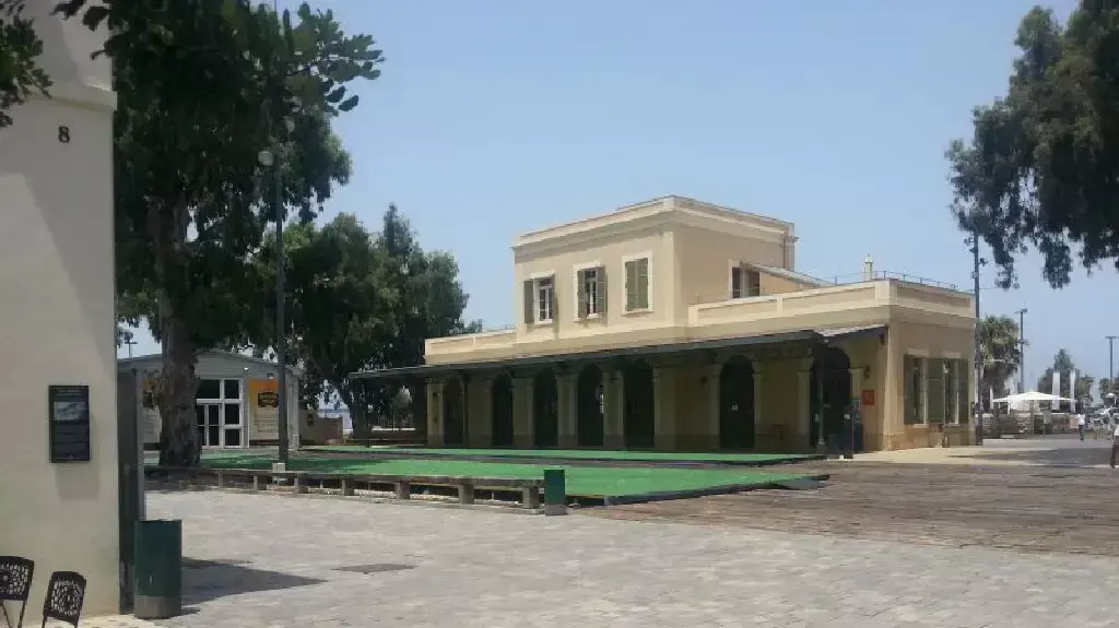 רחובות תל אביב ריקים עקב המצב הביטחוני רחובות תל אביב ריקים עקב המצב הביטחוני