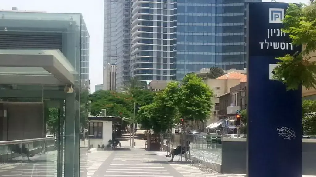 רחובות תל אביב ריקים עקב המצב הביטחוני רחובות תל אביב ריקים עקב המצב הביטחוני