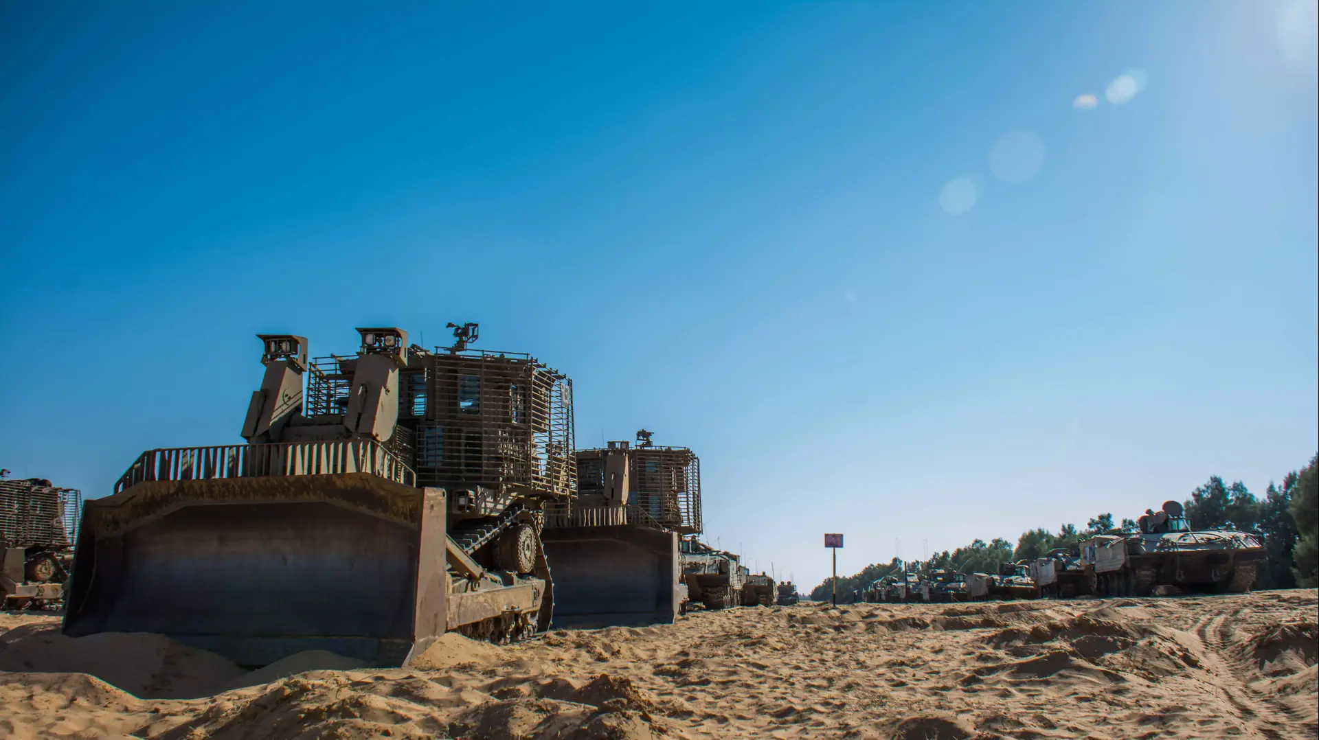 כוחות צה"ל בגבול הדרום במסגרת מבצע "צוק איתן" כוחות צה"ל בגבול הדרום במסגרת מבצע "צוק איתן"