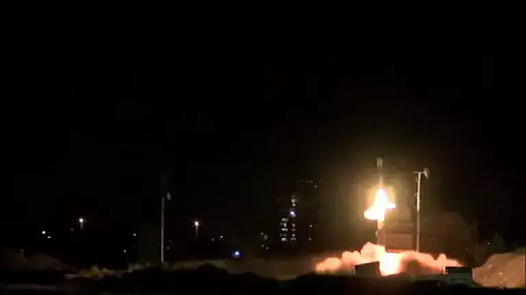 חמאס איים וקיים: מטחים לגוש דן, כיפת ברזל יירטה