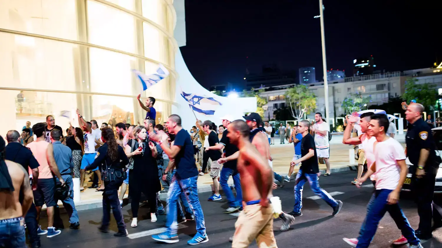 הפגנת ימין במרכז תל אביב במהלך מבצע צוק איתן 12 ביולי 2014 הפגנת ימין במרכז תל אביב במהלך מבצע צוק איתן 12 ביולי 2014