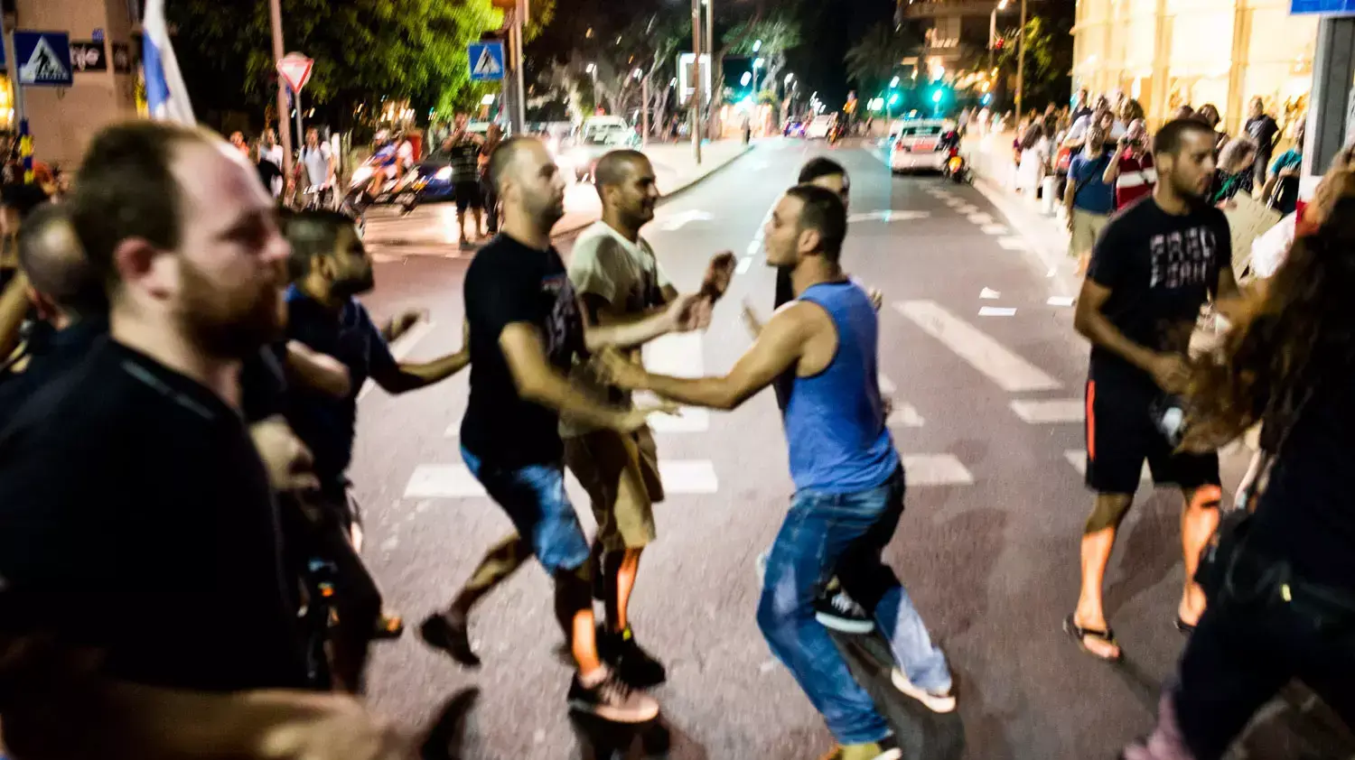 הפגנת ימין במרכז תל אביב במהלך מבצע צוק איתן 12 ביולי 2014 הפגנת ימין במרכז תל אביב במהלך מבצע צוק איתן 12 ביולי 2014