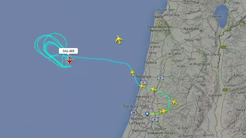 מטוס 747 של חברת דלתא שחזר לישראל אחרי שעה - נחיתת חירום. 13 ביולי 2014 מטוס 747 של חברת דלתא שחזר לישראל אחרי שעה - נחיתת חירום. 13 ביולי 2014