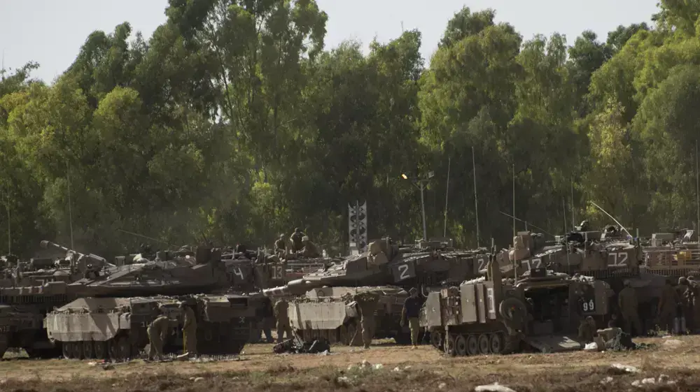 כוחות מתאספים ליד גבול רצועת עזה. יולי 2014 כוחות מתאספים ליד גבול רצועת עזה. יולי 2014
