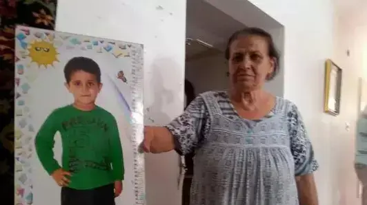 פיאלה דנילוב סבתו של דוד קשתי בן ה -7 שהציל אותה מפגיעת רקטה באשדוד ונפצע בעצמו. יולי 2014 פיאלה דנילוב סבתו של דוד קשתי בן ה -7 שהציל אותה מפגיעת רקטה באשדוד ונפצע בעצמו. יולי 2014