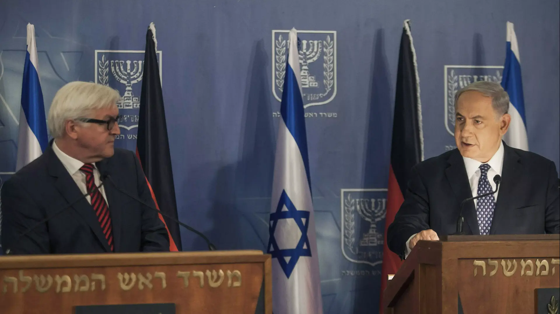 ראש הממשלה בנימין נתניהו במסיבת עיתונאים עם שר החוץ הגרמני פרנק-ולטר שטיינמאייר תל אביב, 15 ביולי 2014 ראש הממשלה בנימין נתניהו במסיבת עיתונאים עם שר החוץ הגרמני פרנק-ולטר שטיינמאייר תל אביב, 15 ביולי 2014