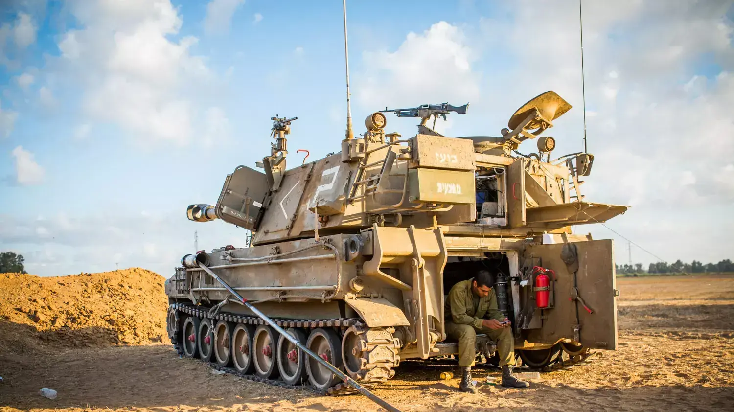 כוחות צה"ל פרוסים בגבול רצועת עזה. יולי 2014 כוחות צה"ל פרוסים בגבול רצועת עזה. יולי 2014