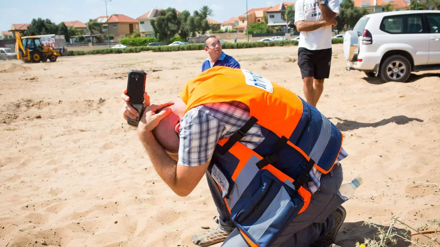 נפילת רקטה בחצר בית באשקלון, יולי 2014 נפילת רקטה בחצר בית באשקלון, יולי 2014