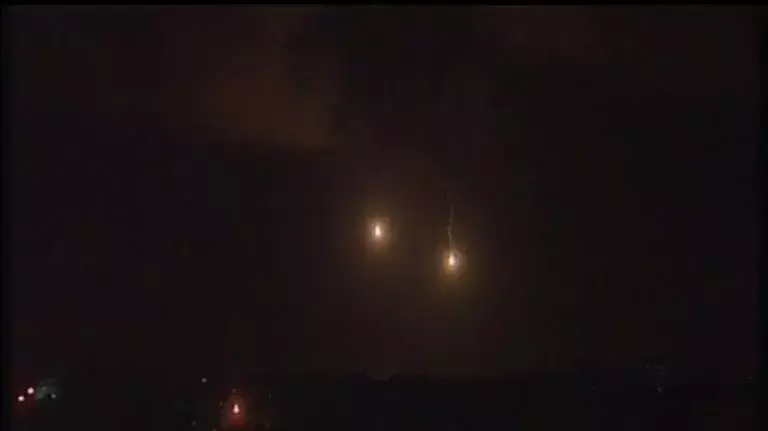פצצות תאורה מעל רצועת עזה פצצות תאורה מעל רצועת עזה