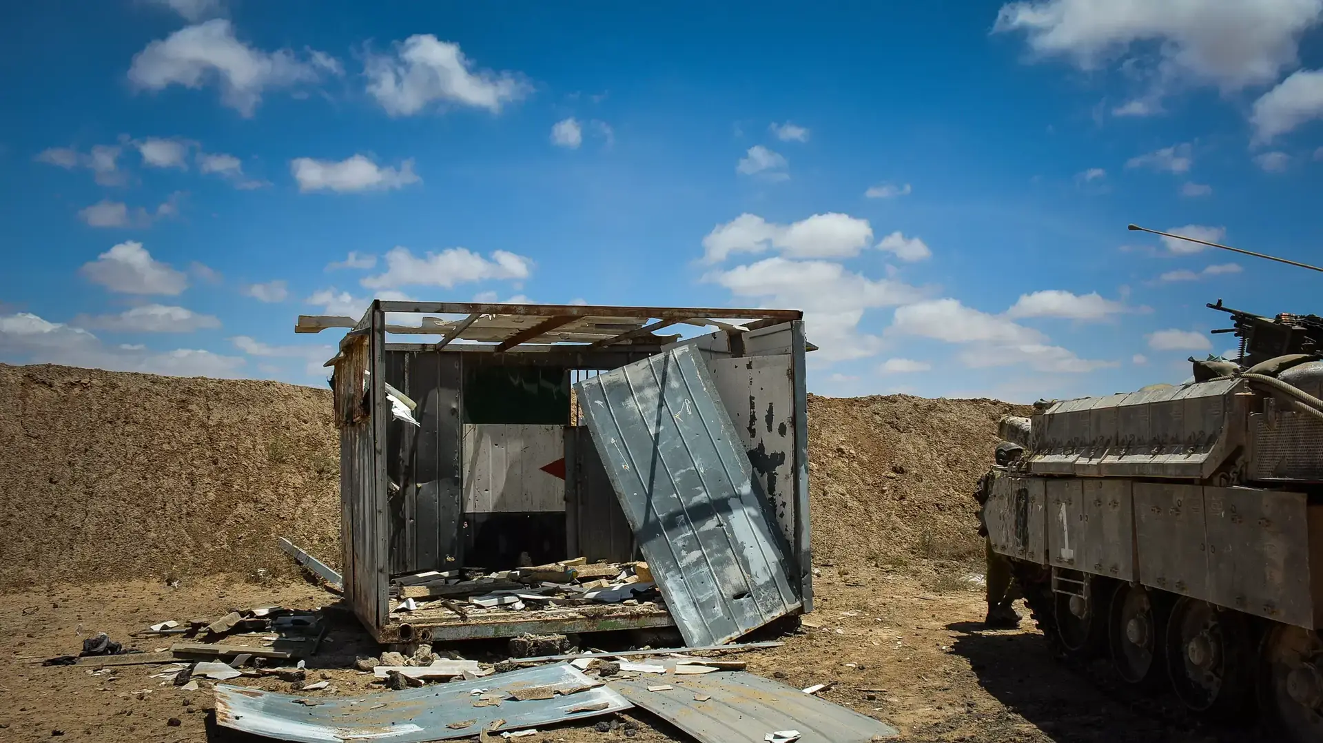 פירי מנהרות האמל"ח שנחשפו על ידי לוחמי גבעתי פירי מנהרות האמל"ח שנחשפו על ידי לוחמי גבעתי