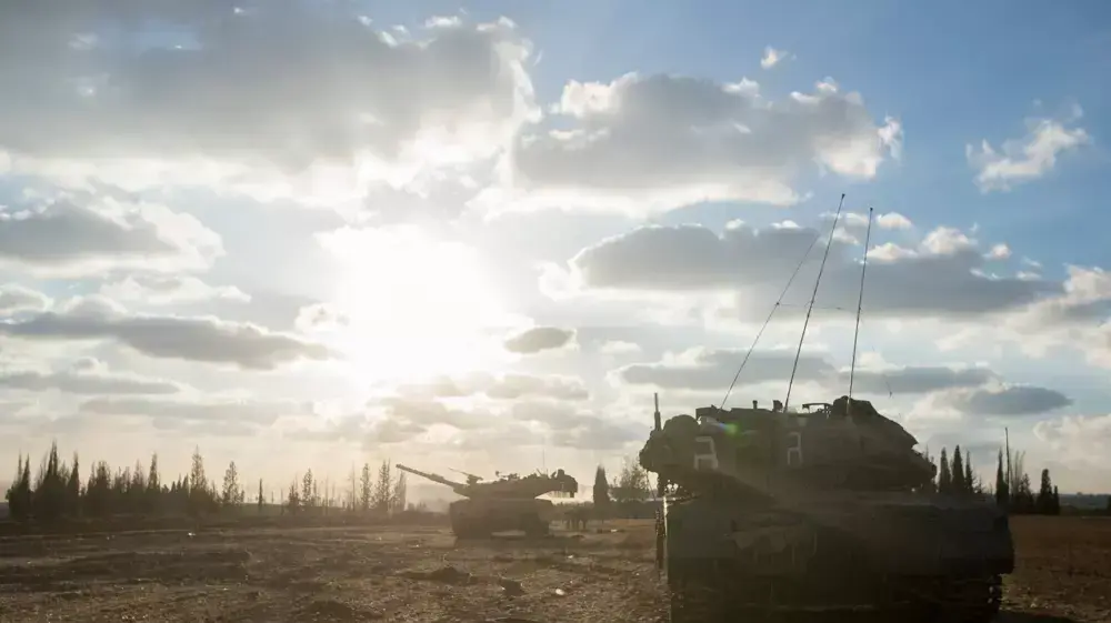 חיילי שריון בכניסה לרצועת עזה במסגרת מבצע "צוק איתן", יולי 2014 חיילי שריון בכניסה לרצועת עזה במסגרת מבצע "צוק איתן", יולי 2014