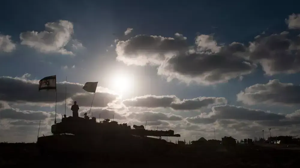 חיילי שריון בכניסה לרצועת עזה במסגרת מבצע "צוק איתן", יולי 2014 חיילי שריון בכניסה לרצועת עזה במסגרת מבצע "צוק איתן", יולי 2014