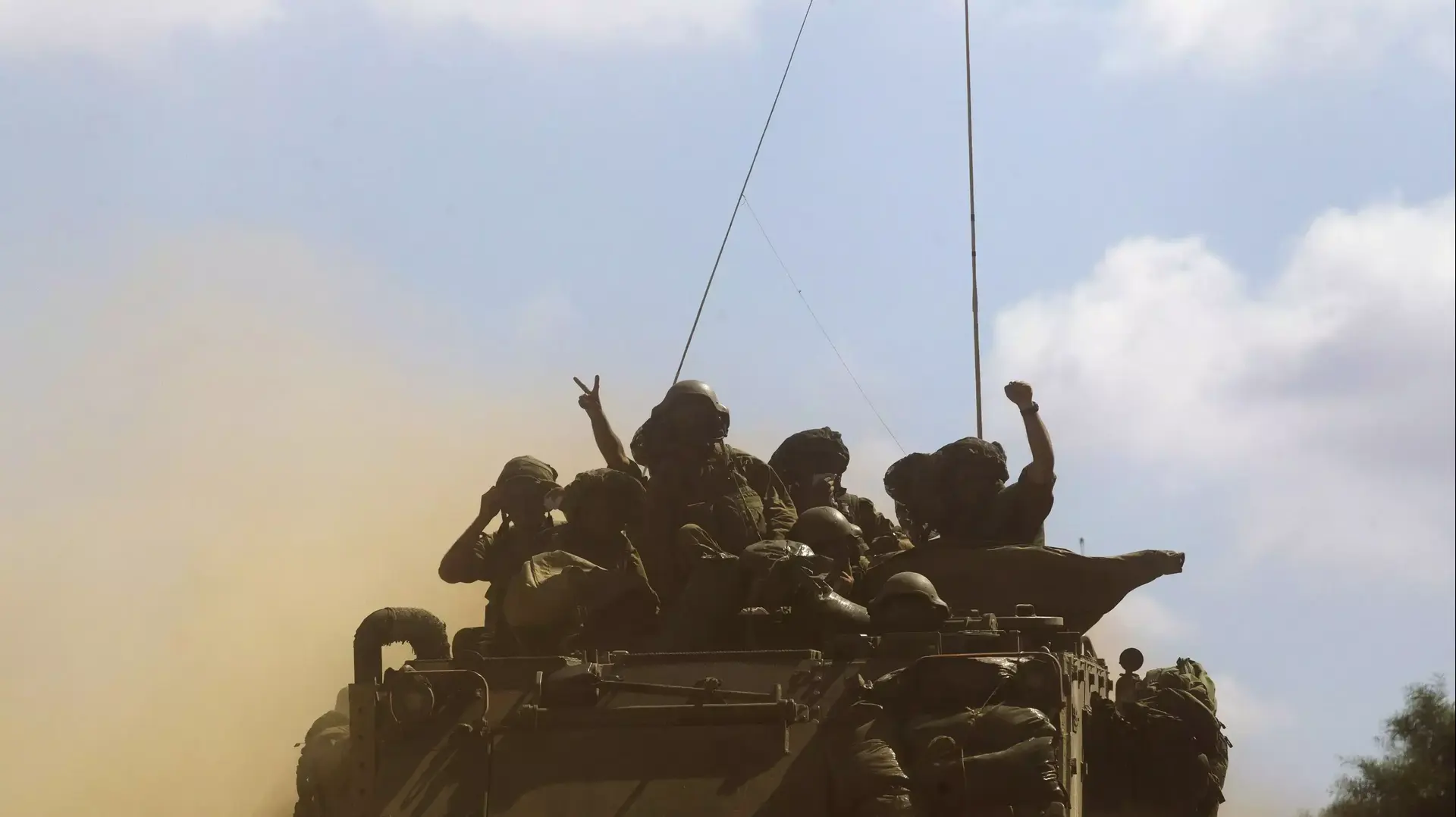 פעילות כוחות צה"ל על גבות רצועת עזה, יולי 2014 פעילות כוחות צה"ל על גבות רצועת עזה, יולי 2014