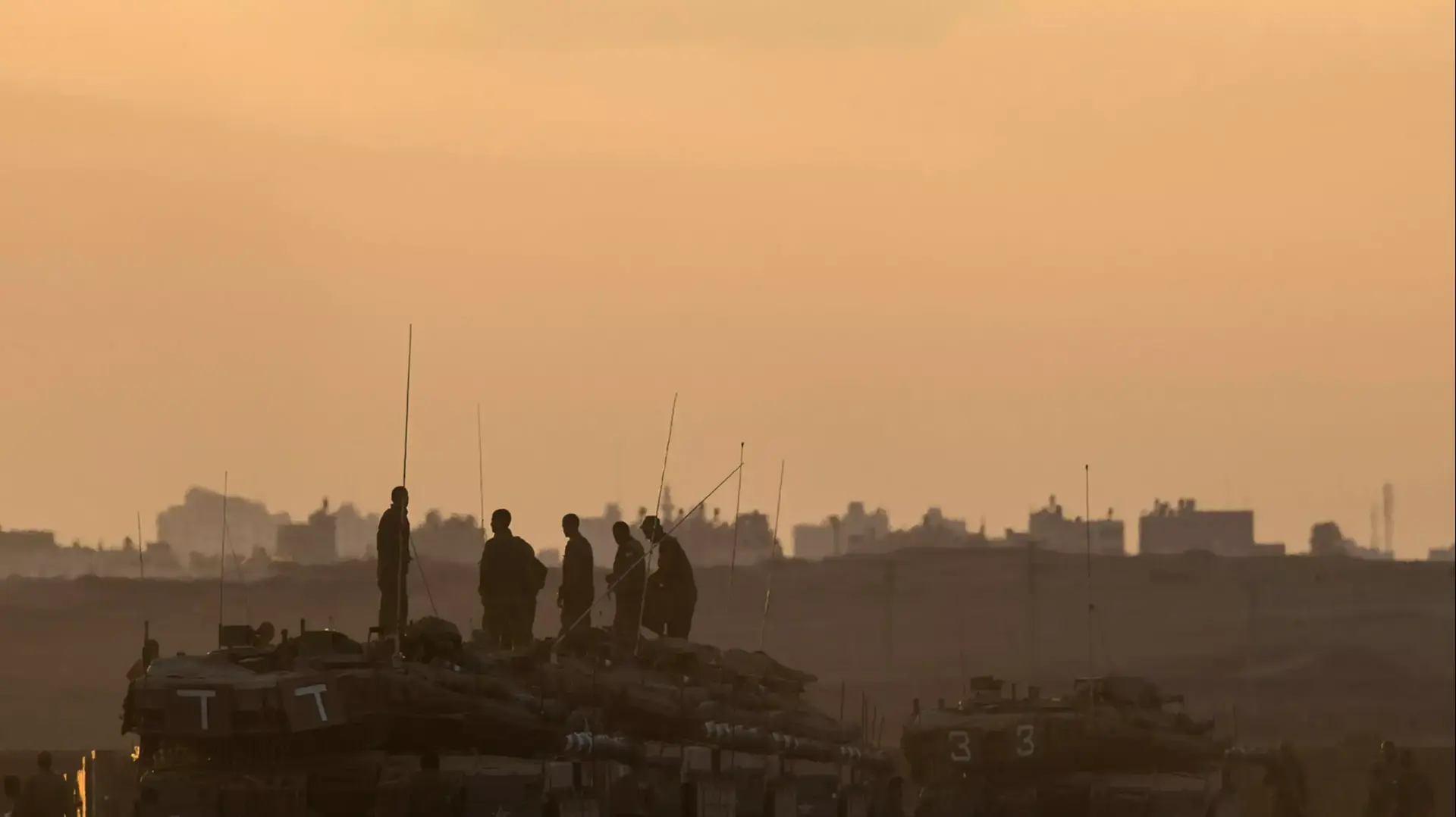 פעילות כוחות צה"ל על גבות רצועת עזה, יולי 2014 פעילות כוחות צה"ל על גבות רצועת עזה, יולי 2014