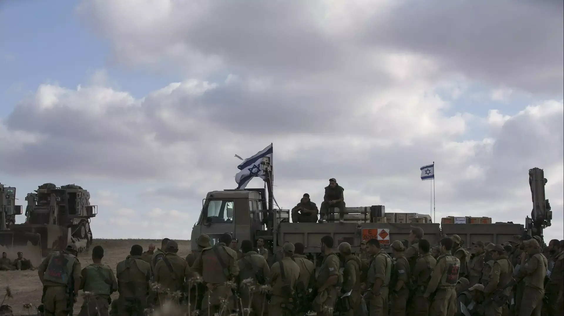 פעילות כוחות צה"ל על גבות רצועת עזה, יולי 2014 פעילות כוחות צה"ל על גבות רצועת עזה, יולי 2014