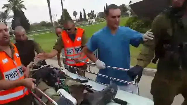 פינוי פצועים לבית החולים סורוקה, יולי 2014 פינוי פצועים לבית החולים סורוקה, יולי 2014