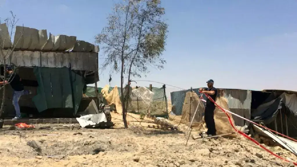 זירת הנפילה בפזורה הבדואית סמוך לדימונה, יולי 2014 זירת הנפילה בפזורה הבדואית סמוך לדימונה, יולי 2014