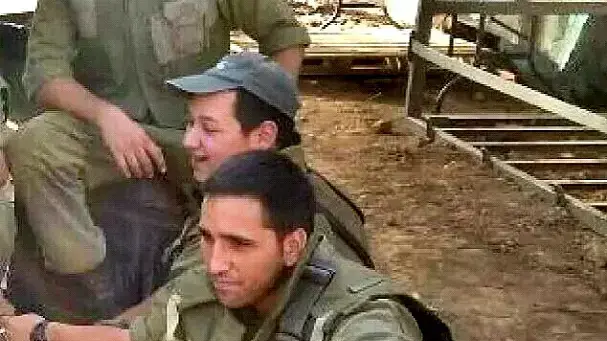 אדר ברסנו, שנהרג בחילופי אש עם מחבלים ליד קיבוץ עין השלושה במבצע "צוק איתן". 19 ביולי 2014 אדר ברסנו, שנהרג בחילופי אש עם מחבלים ליד קיבוץ עין השלושה במבצע "צוק איתן". 19 ביולי 2014
