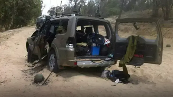 ג'יפ צה"לי שרוף לאחר פגיעת טיל נ"ט בהיתקלות ליד עין השלושה במבצע "צוק איתן", יולי 2014 ג'יפ צה"לי שרוף לאחר פגיעת טיל נ"ט בהיתקלות ליד עין השלושה במבצע "צוק איתן", יולי 2014
