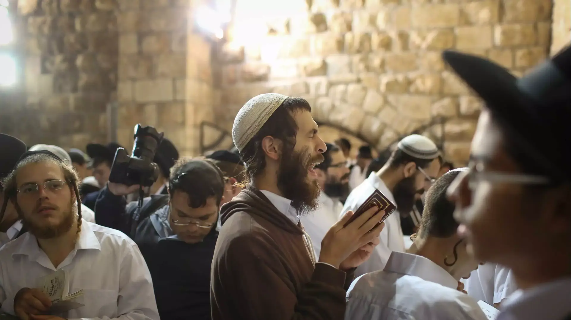תפילה בכותל לשלום החיילים בצוק איתן תפילה בכותל לשלום החיילים בצוק איתן