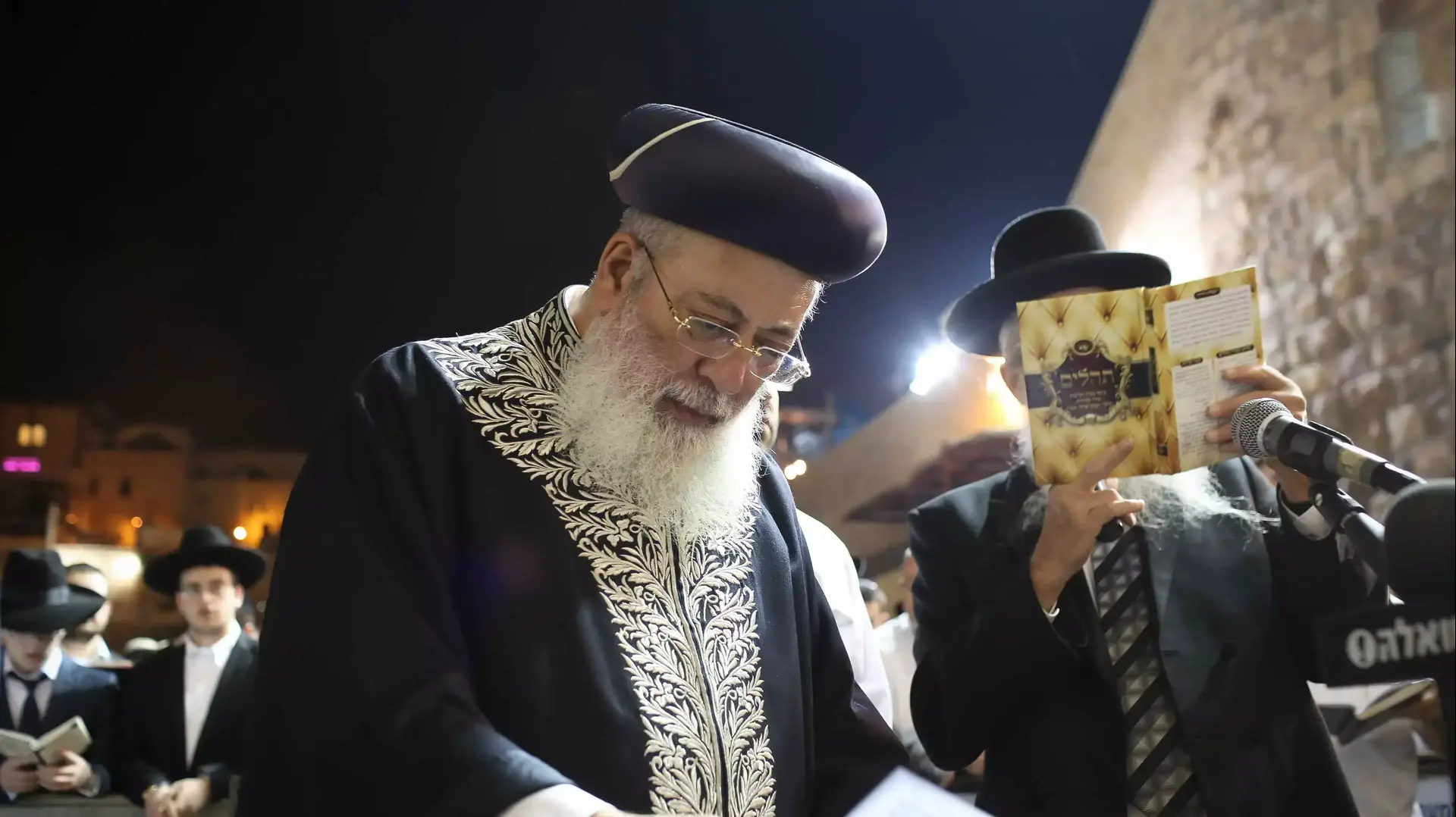 תפילה בכותל לשלום החיילים בצוק איתן תפילה בכותל לשלום החיילים בצוק איתן