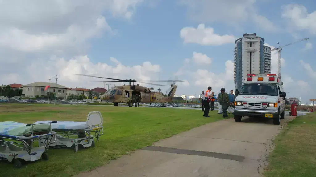 מנחת המסוקים בבית החולים סורוקה בבאר שבע הבוקר, יולי 2014 מנחת המסוקים בבית החולים סורוקה בבאר שבע הבוקר, יולי 2014
