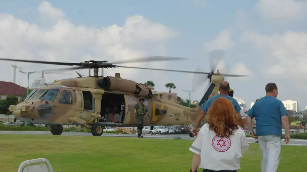 מנחת המסוקים בבית החולים סורוקה בבאר שבע הבוקר, יולי 2014 מנחת המסוקים בבית החולים סורוקה בבאר שבע הבוקר, יולי 2014