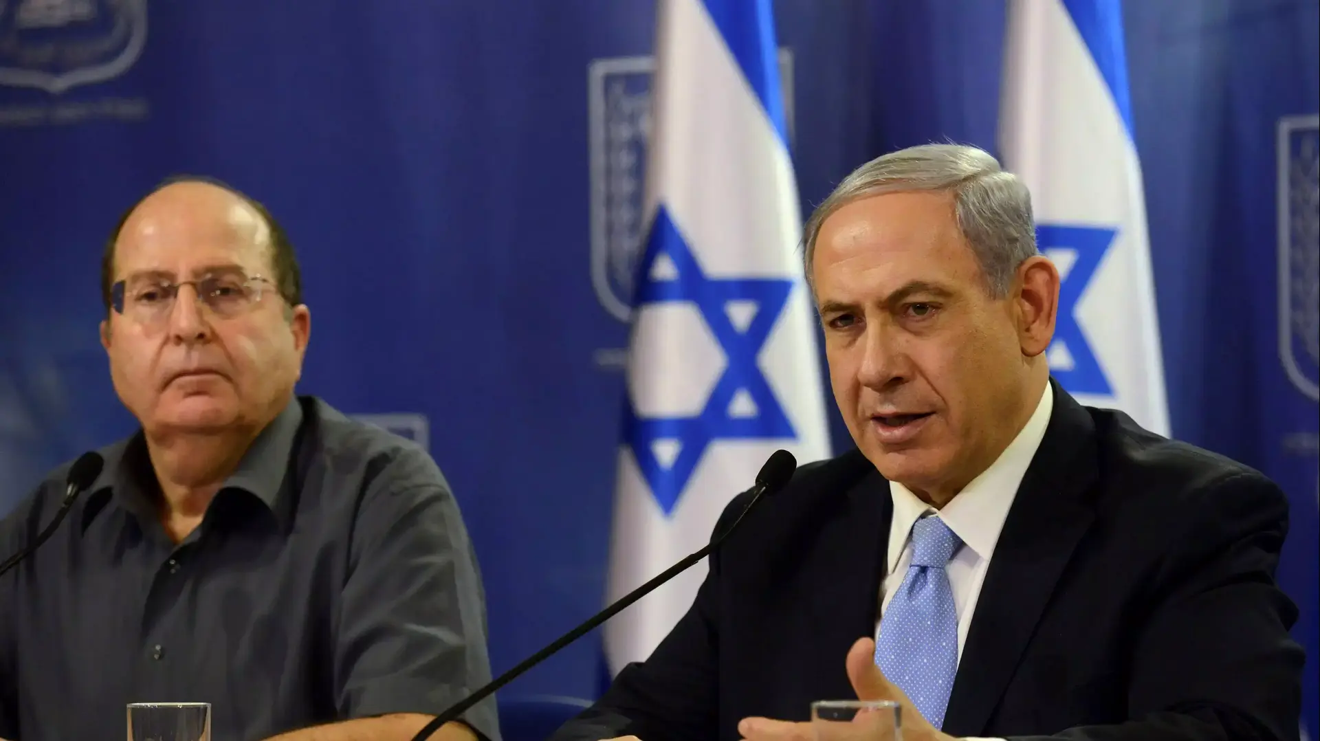 בנימין נתניהו ומשה יעלון במסיבת עיתונאים בקריה בנימין נתניהו ומשה יעלון במסיבת עיתונאים בקריה