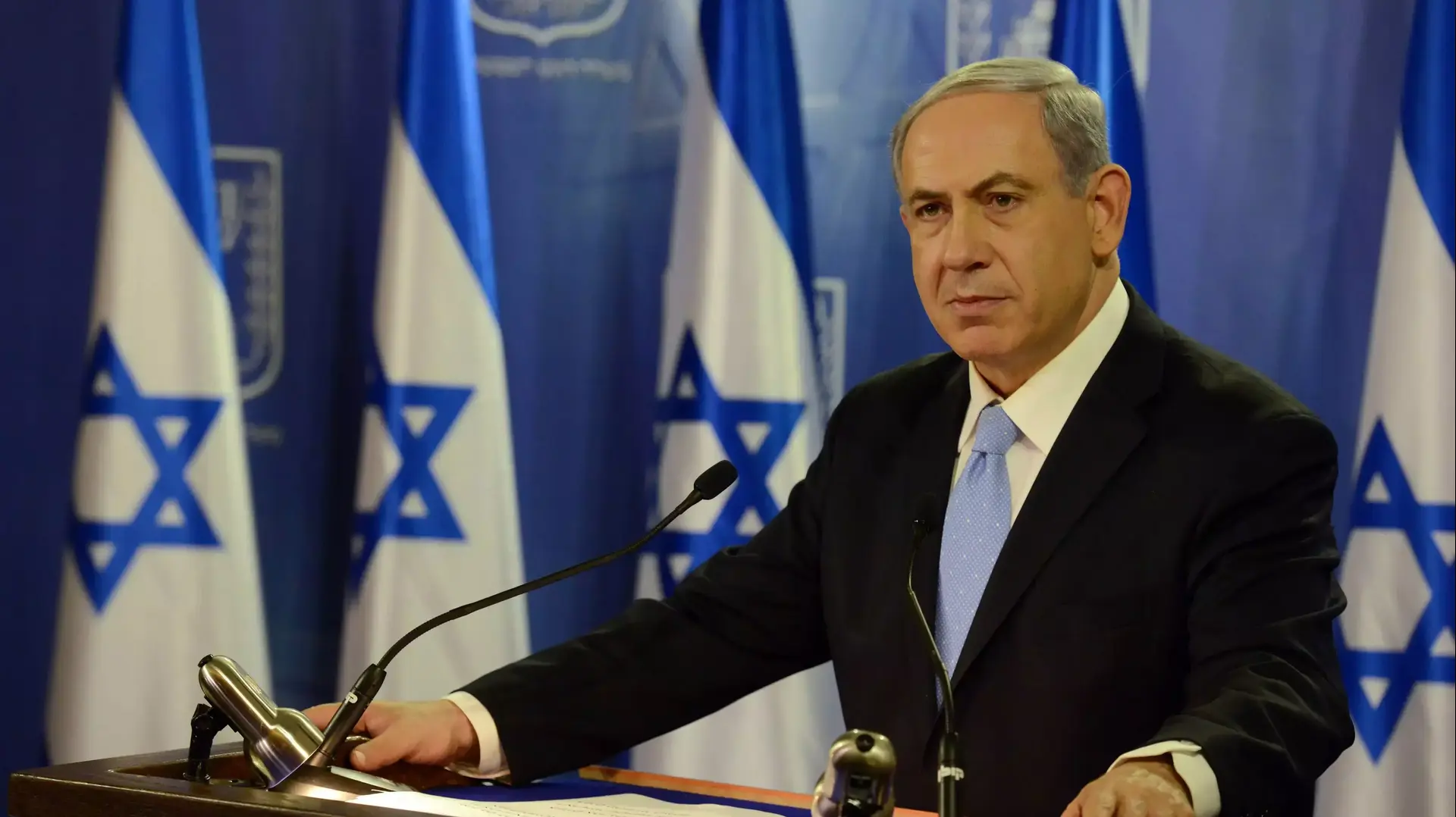 בנימין נתניהו ומשה יעלון במסיבת עיתונאים בקריה בנימין נתניהו ומשה יעלון במסיבת עיתונאים בקריה