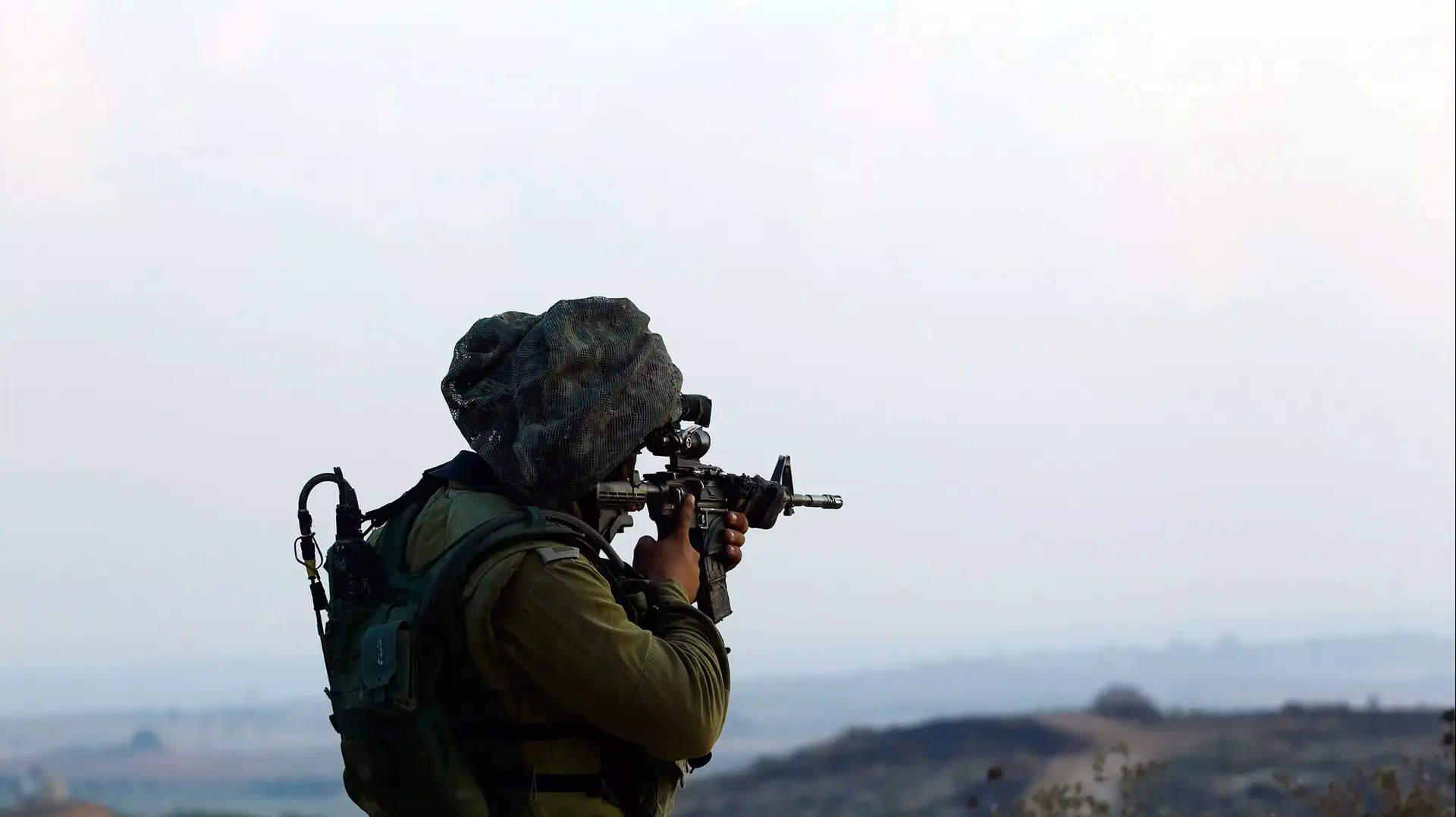 חיילים בסמוך לשדרות במהלך מבצע צוק איתן 21 ביולי 2014 חיילים בסמוך לשדרות במהלך מבצע צוק איתן 21 ביולי 2014