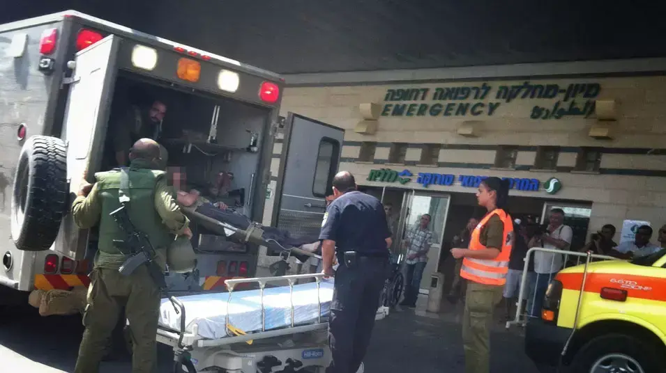 הגעת פצועים לבית החולים סורוקה. יולי 2014 הגעת פצועים לבית החולים סורוקה. יולי 2014