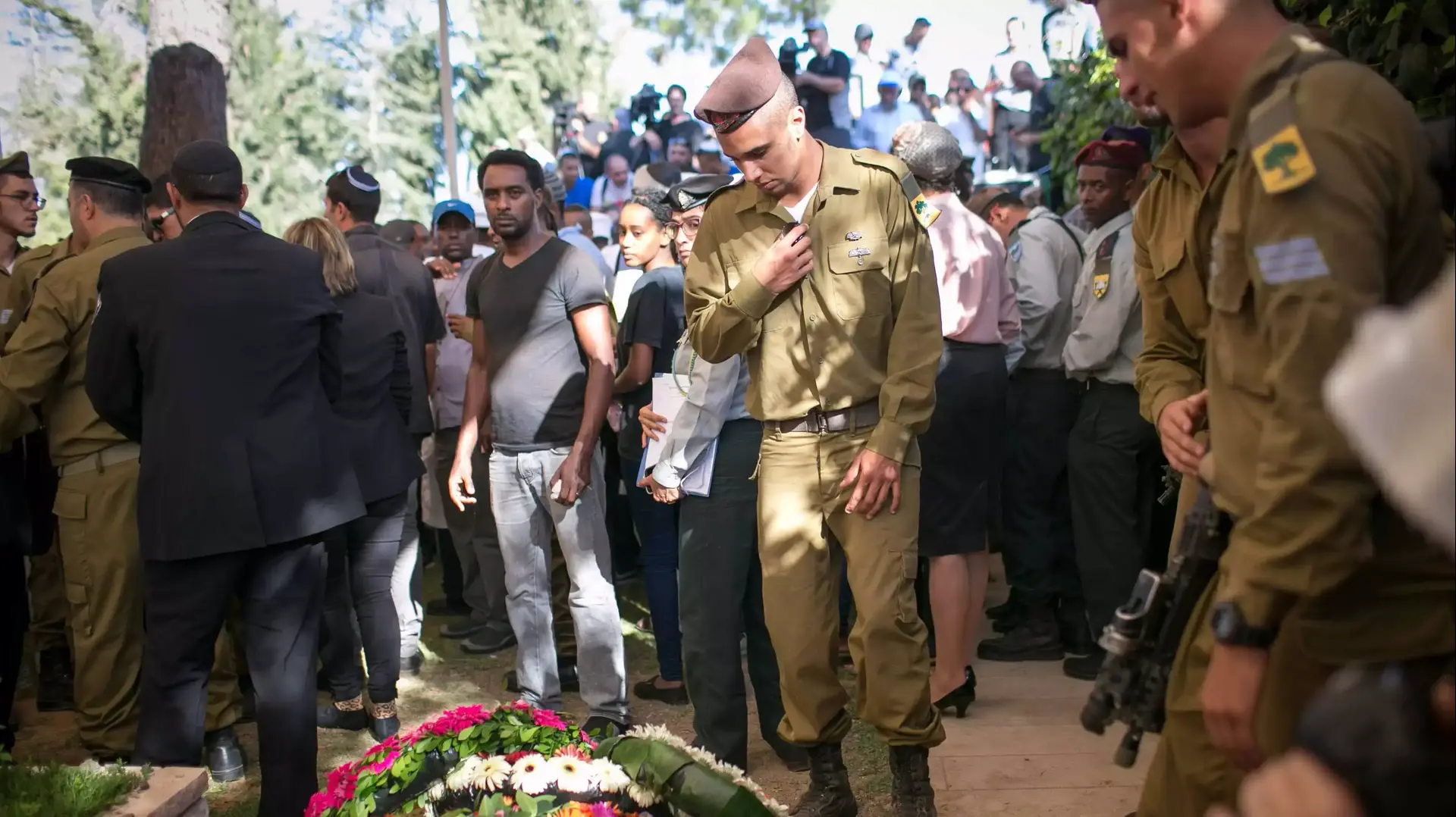 הלווייתו של משה מלקו שנהרג ברצועת עזה, בהר הרצל. יולי 2014 הלווייתו של משה מלקו שנהרג ברצועת עזה, בהר הרצל. יולי 2014