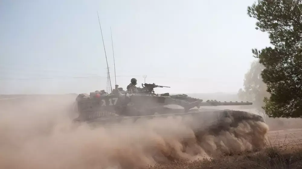 טנק ליד רצועת עזה, יולי 2014 טנק ליד רצועת עזה, יולי 2014