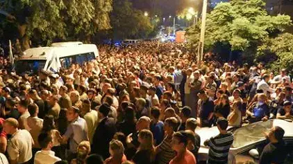 20 אלף בני אדם בהלווייתו של החייל הבודד שון כרמלי בחיפה 22 ביולי 2014 20 אלף בני אדם בהלווייתו של החייל הבודד שון כרמלי בחיפה 22 ביולי 2014