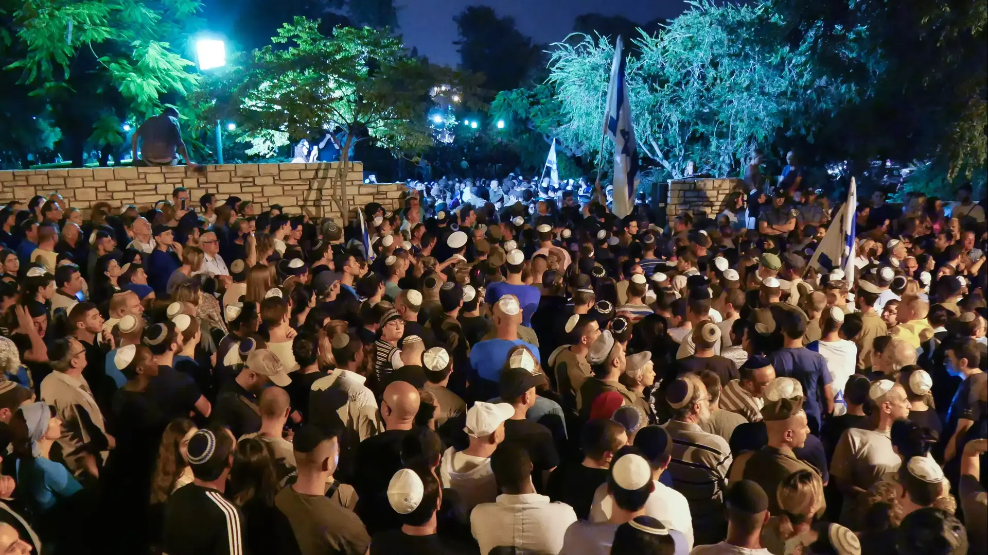 20 אלף בני אדם בהלווייתו של החייל הבודד שון כרמלי בחיפה 22 ביולי 2014