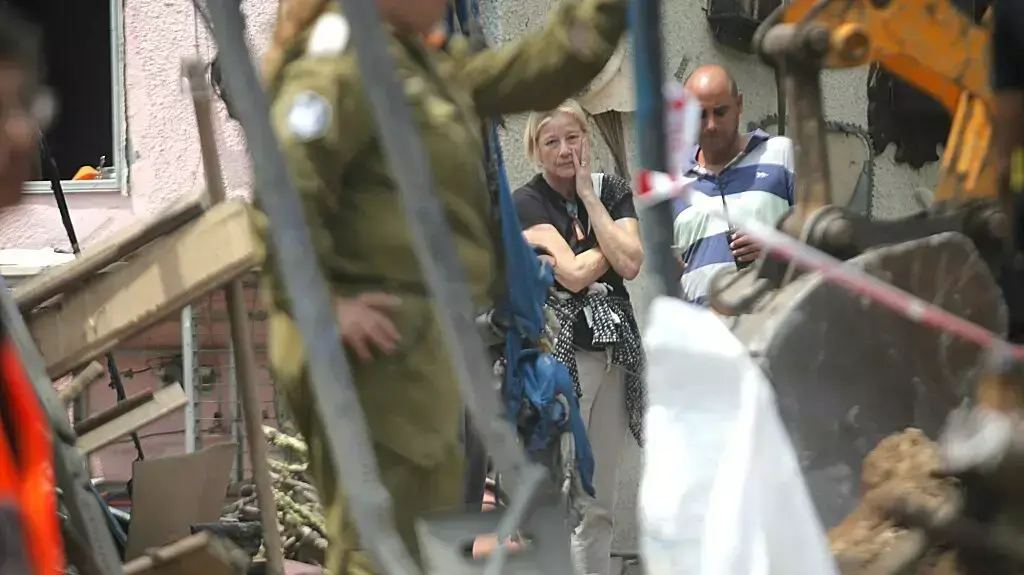 זירת נפילת הרקטה ביהוד, יולי 2014 זירת נפילת הרקטה ביהוד, יולי 2014