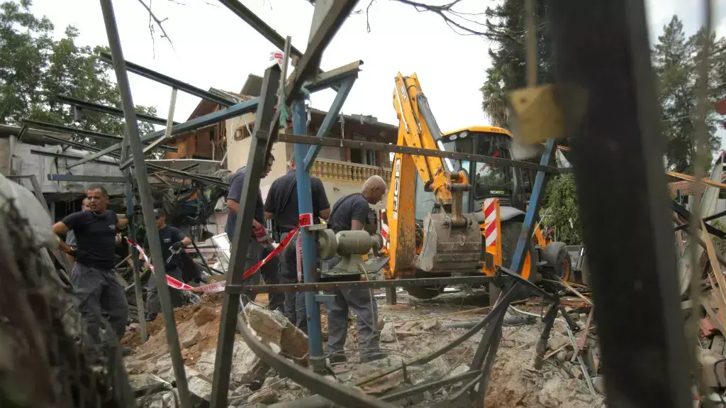 זירת נפילת הרקטה ביהוד, יולי 2014 זירת נפילת הרקטה ביהוד, יולי 2014