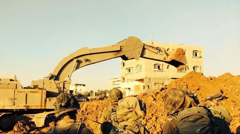 חשיפת מנהרות על ידי לוחמי חטיבת הנח"ל בשיתוף עם כוחות שריון והנדסה באזור בית חנון. יולי 2014 חשיפת מנהרות על ידי לוחמי חטיבת הנח"ל בשיתוף עם כוחות שריון והנדסה באזור בית חנון. יולי 2014